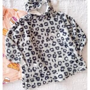 005 Snuggie Blanket Sweater